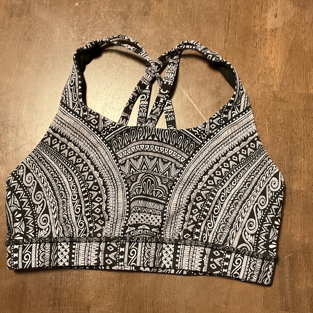Lululemon energy bra size 6
